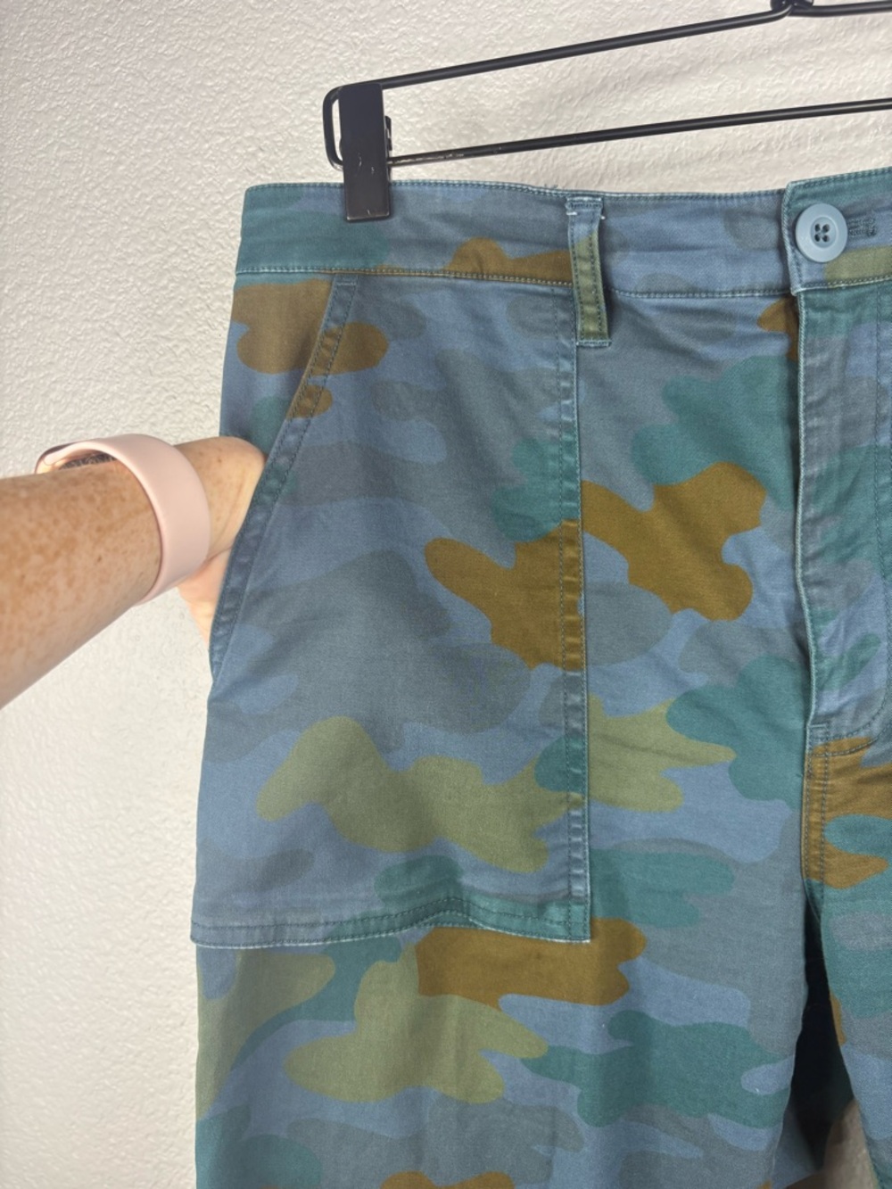 Women’s Camo Ankle Pants - Picture 4 of 9